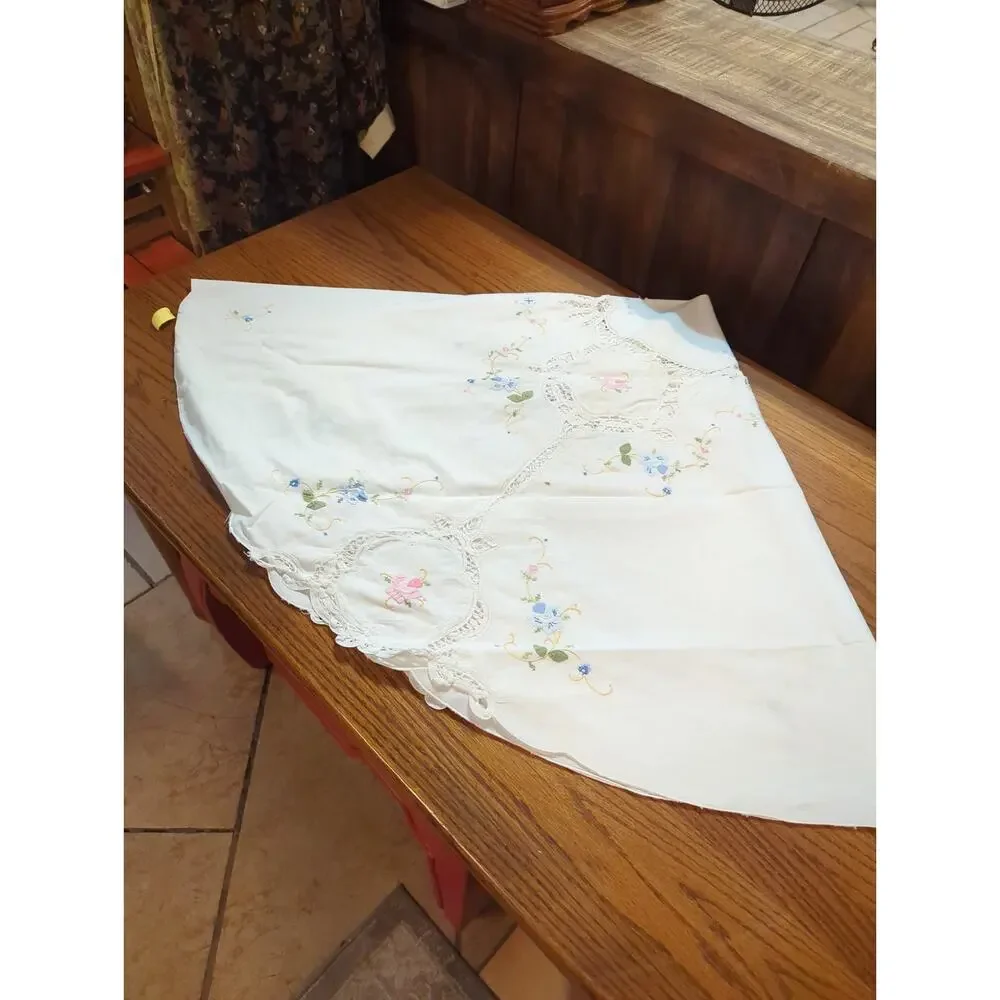 Vintage Hand-Embroidered & Cutwork Lace White Oval Tablecloth - Pastel Florals